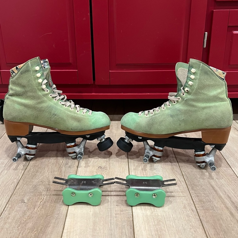 Moxi Lolly Honeydew Roller Skates Size 7 DISCONTINUED COLOR RARE